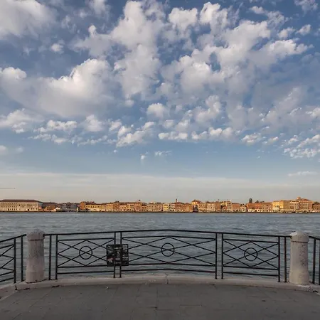 Accademia R&r Velence